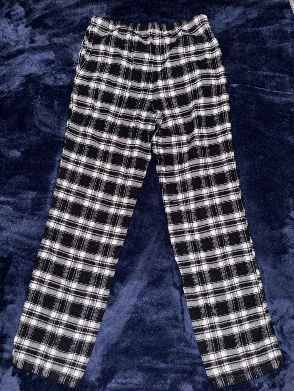 Black and White Plaid Women’s Sleepwear